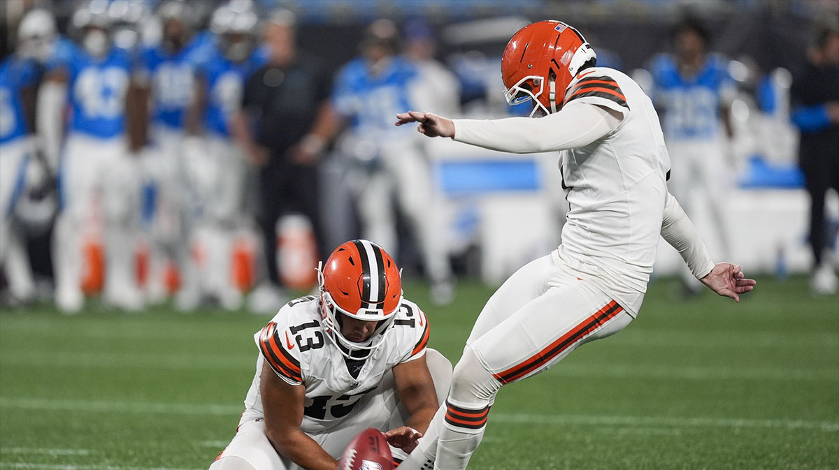 Cleveland Browns place kicker Dustin Hopkins (7) adds an extra point against the Carolina Panthers during the second half at Bank of America Stadium.