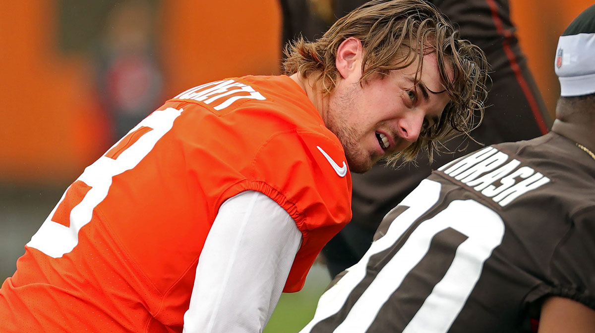 Cleveland Browns quarterback Kenny Pickett, left, chats with wide receiver Jamari Thrash.