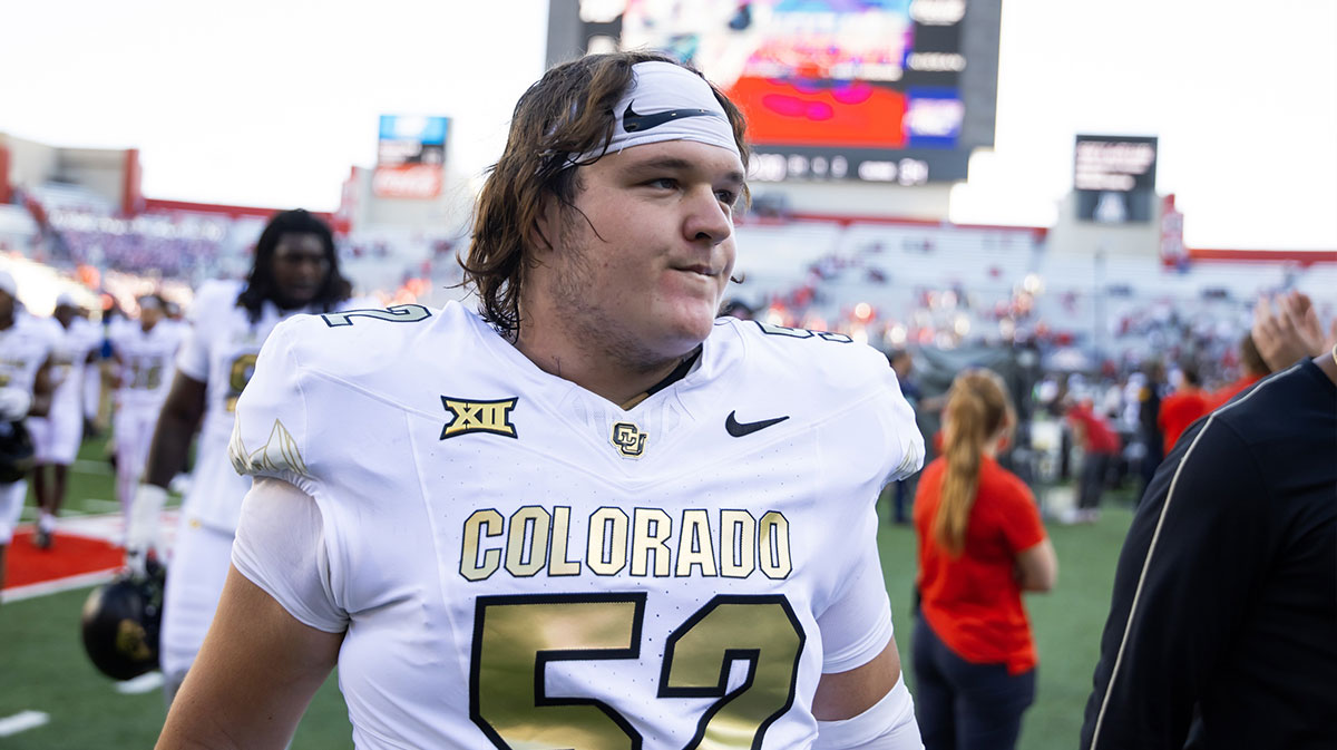 Colorado Buffaloes offensive lineman Cash Cleveland (52) against the Arizona Wildcats at Arizona Stadium