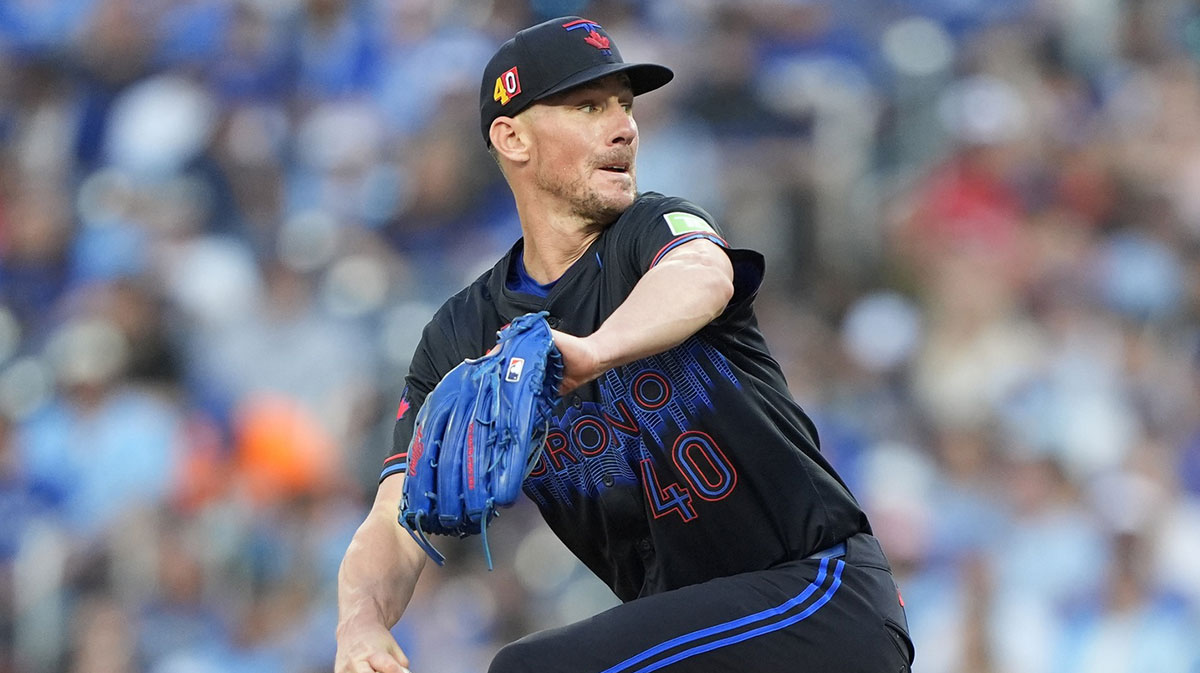 Toronto Blue Jays starting pitcher Chris Bassitt (40) pitches to the Texas Rangers during the second inning at Rogers Centre.