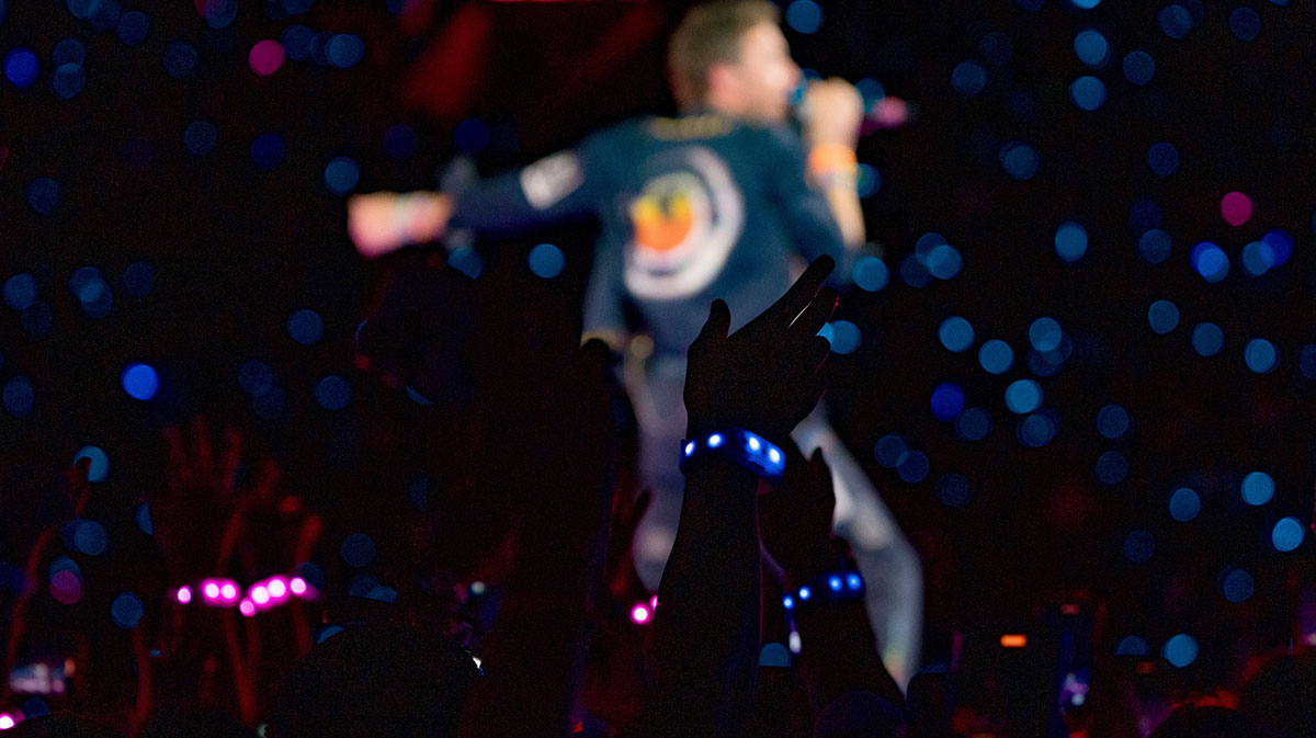 Chris Martin of Coldplay singing.