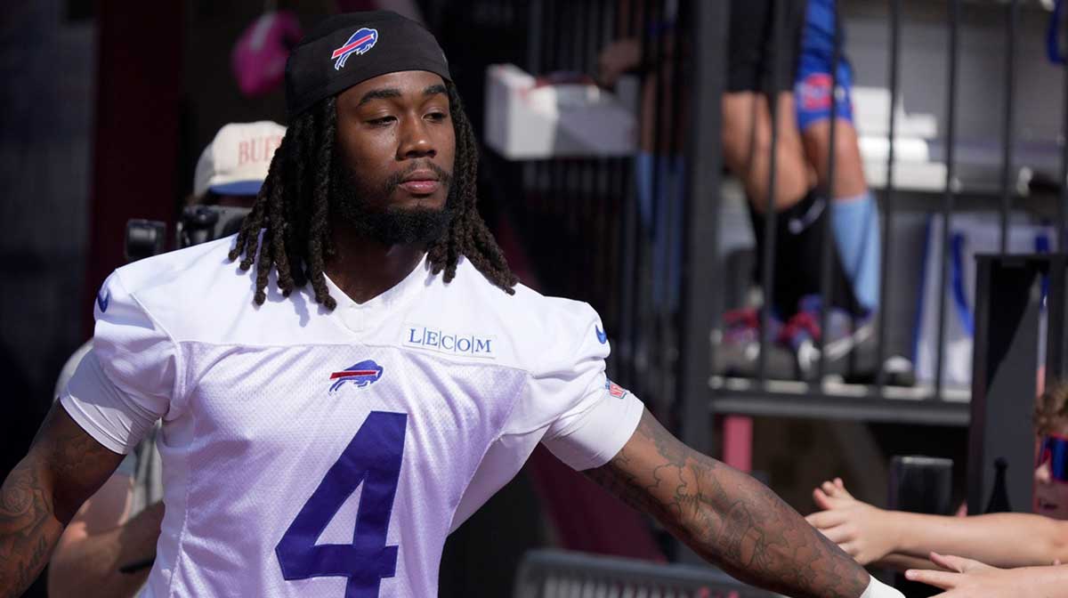 James Cook repeats 1 word over and over to highlight Bills contract squabble