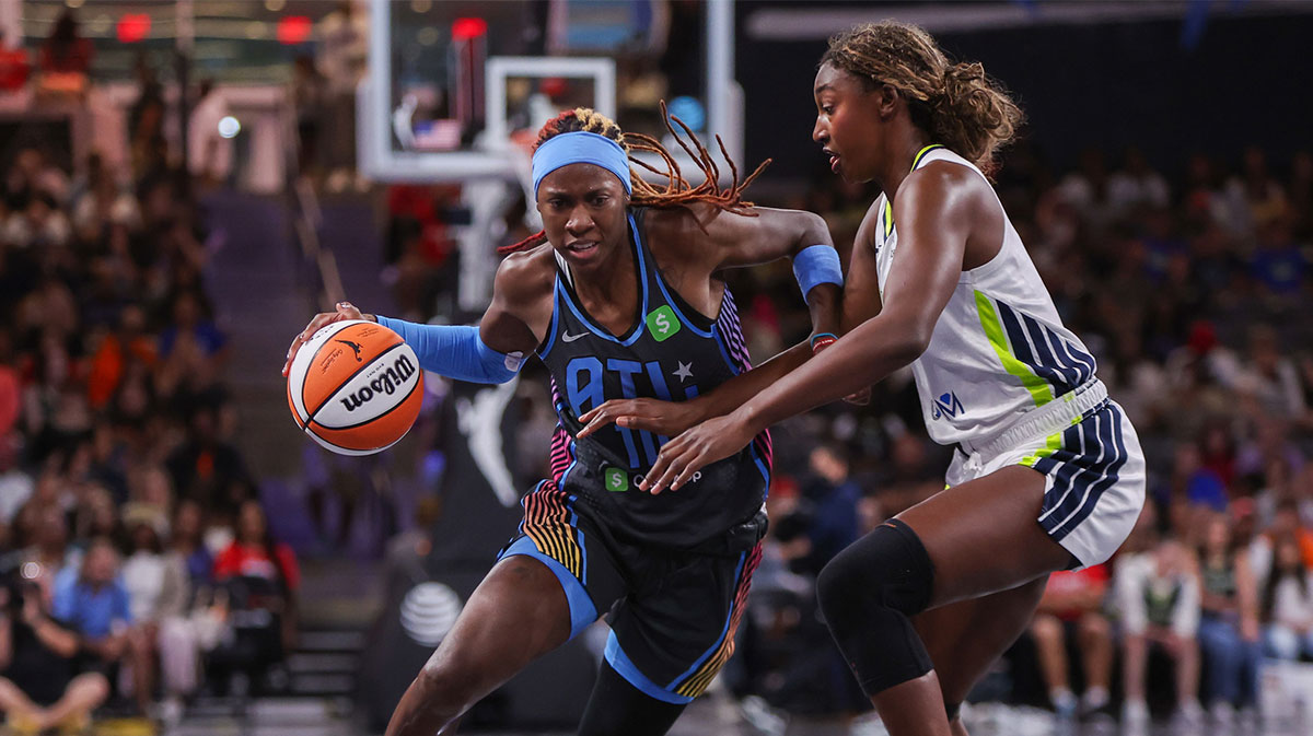 Atlanta Dream guard Rhyne Howard (10) drives to the basket against the Dallas Wings in the second quarter at Gateway Center Arena at College Park.
