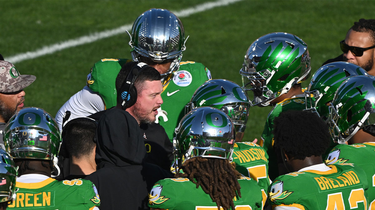 Oregon Ducks head coach Dan Lanning during a timeout in the first quarter against the Ohio State Buckeyes at Rose Bowl Stadium.