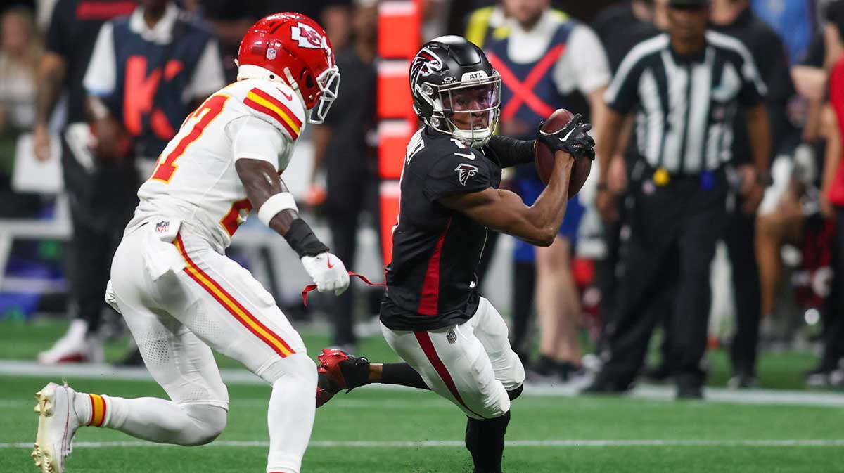Atlanta Falcons wide receiver Darnell Mooney (1) runs after a catch against the Kansas City Chiefs in the fourth quarter at Mercedes-Benz Stadium.