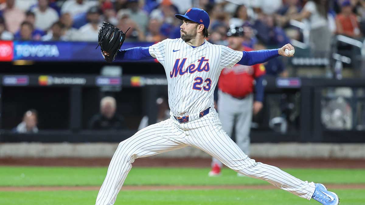 New York Mets starting pitcher David Peterson (23) pitches in the first inning against the Atlanta Braves at Citi Field. 