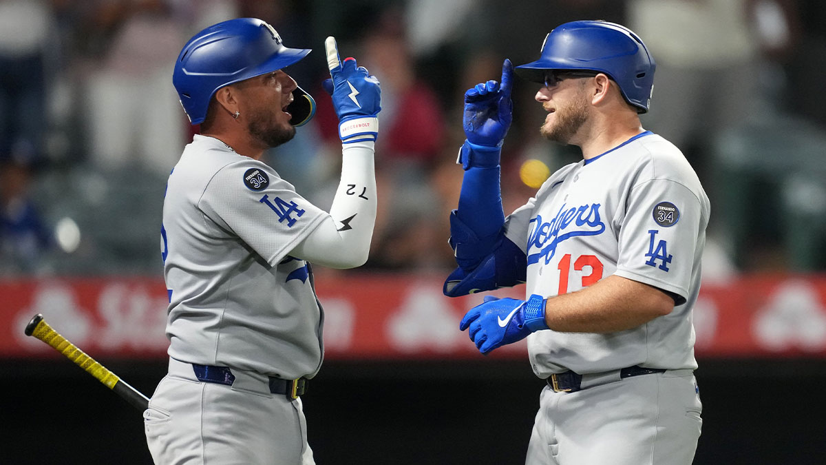 Dodgers sending Max Muncy to IL with oblique injury