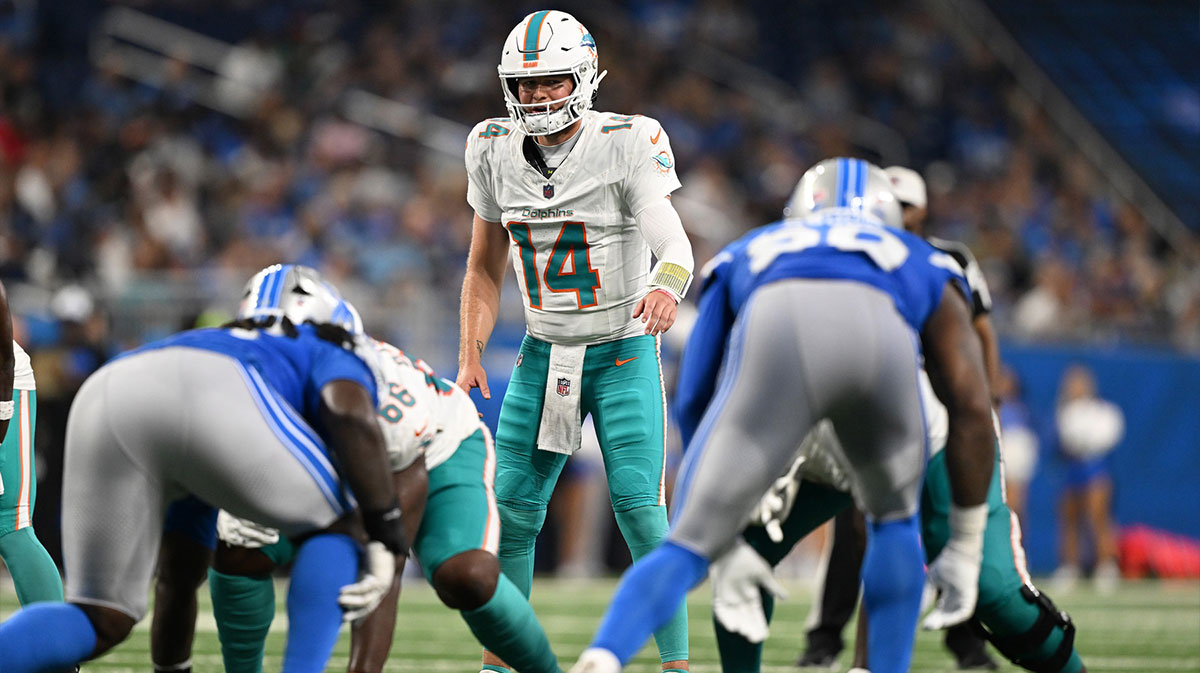 Miami Dolphins quarterback Quinn Ewers (14) calls out a play against the Detroit Lions in the fourth quarter at Ford Field.