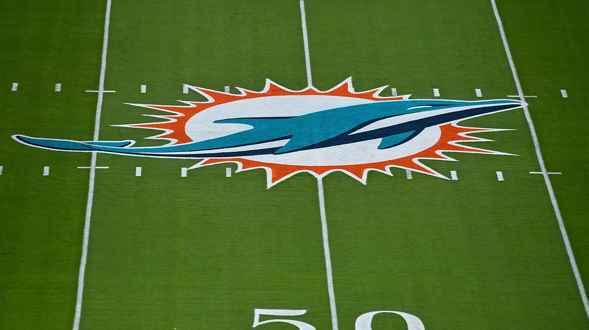 Dolphins ‘motivated’ to sign 4-time Pro Bowler on visit