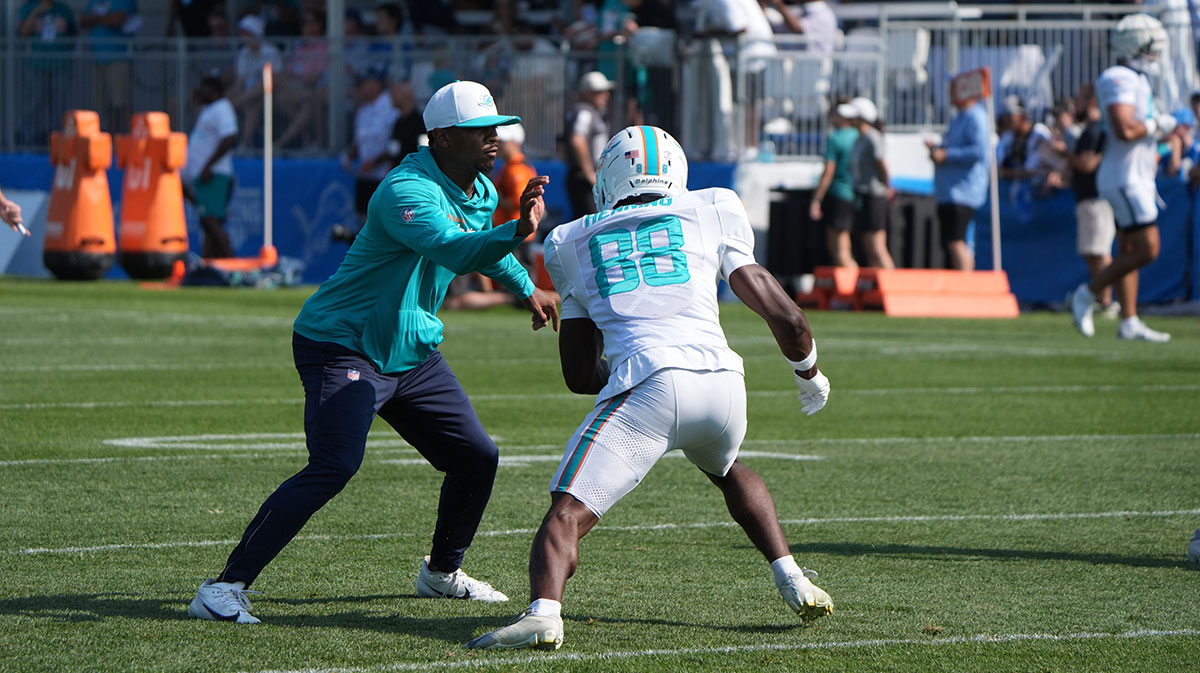 Miami Dolphins WR AJ Henning (88) runs a route during joint practice with the Detroit Lions at the Lions headquarters and training facility.