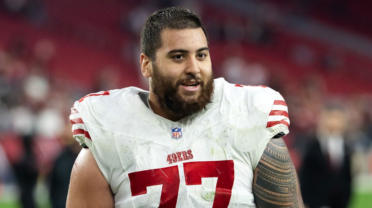 San Francisco 49ers guard Dominick Puni (77) against the Arizona Cardinals