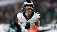 Philadelphia Eagles place kicker Jake Elliott (4) lines up kick against the Cincinnati Bengals during the fourth quarter at Lincoln Financial Field.