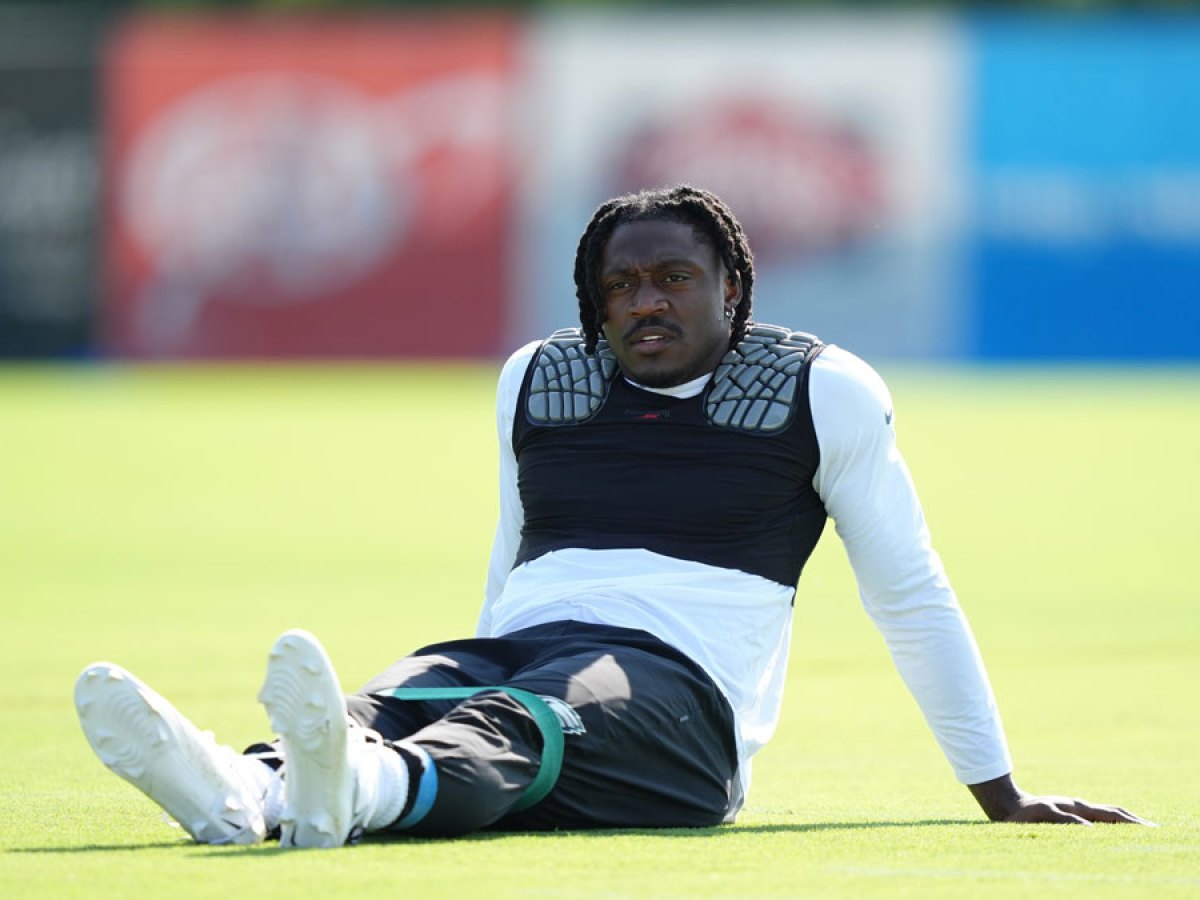 Eagles news: A.J. Brown's injury status after John Metchie III trade