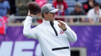 NFC coach Eli Manning throws the ball during Pro Bowl Games practice at Camping World Stadium.