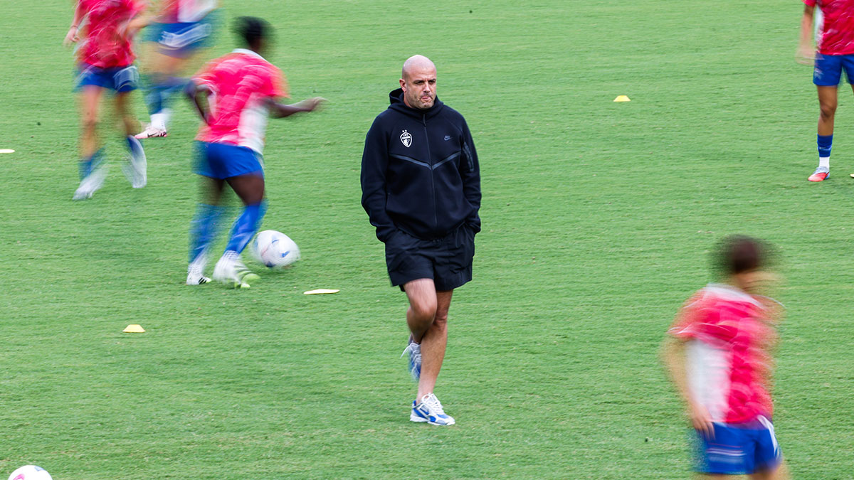 North Carolina Courage Head Coach Sean Nahas looks on during the warmups of the game against the San Diego Wave FC.