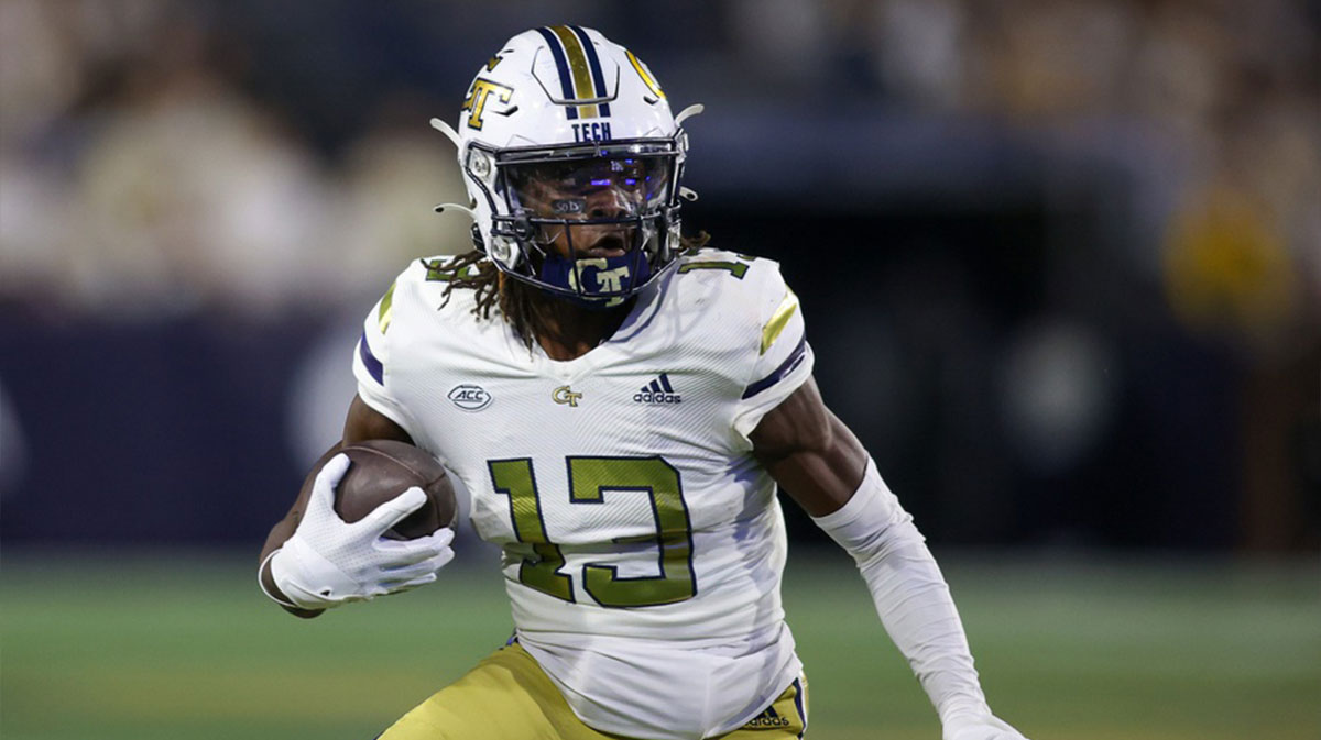 Georgia Tech Yellow Jackets wide receiver Eric Singleton Jr. (13) runs after a catch against the Syracuse Orange in the first half at Bobby Dodd Stadium at Hyundai Field.