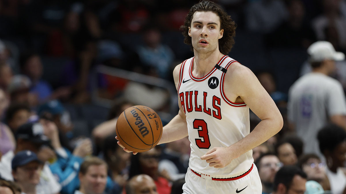 Chicago Bulls guard Josh Giddey (3) brings the ball upcourt against the Charlotte Hornets during the second half at Spectrum Center.