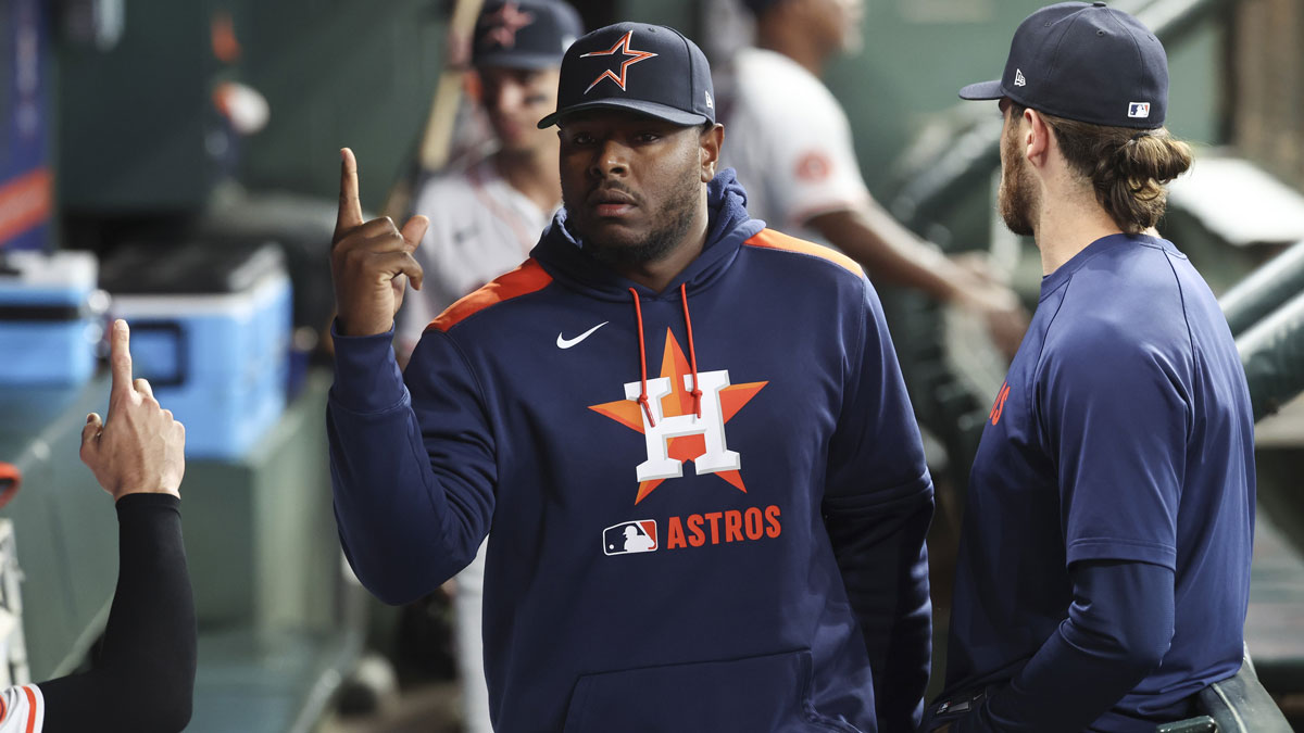 Hector Neris’ cryptic take on Red Sox allegedly stealing signs