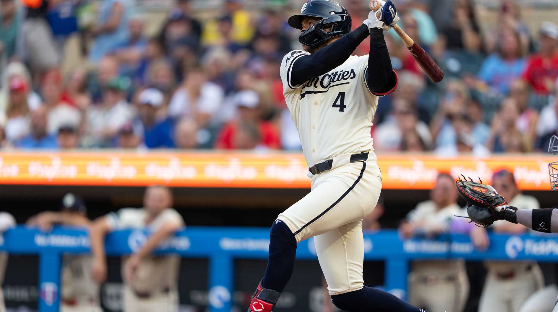Carlos Correa’s 1st at-bat since Astros reunion ended in painful irony