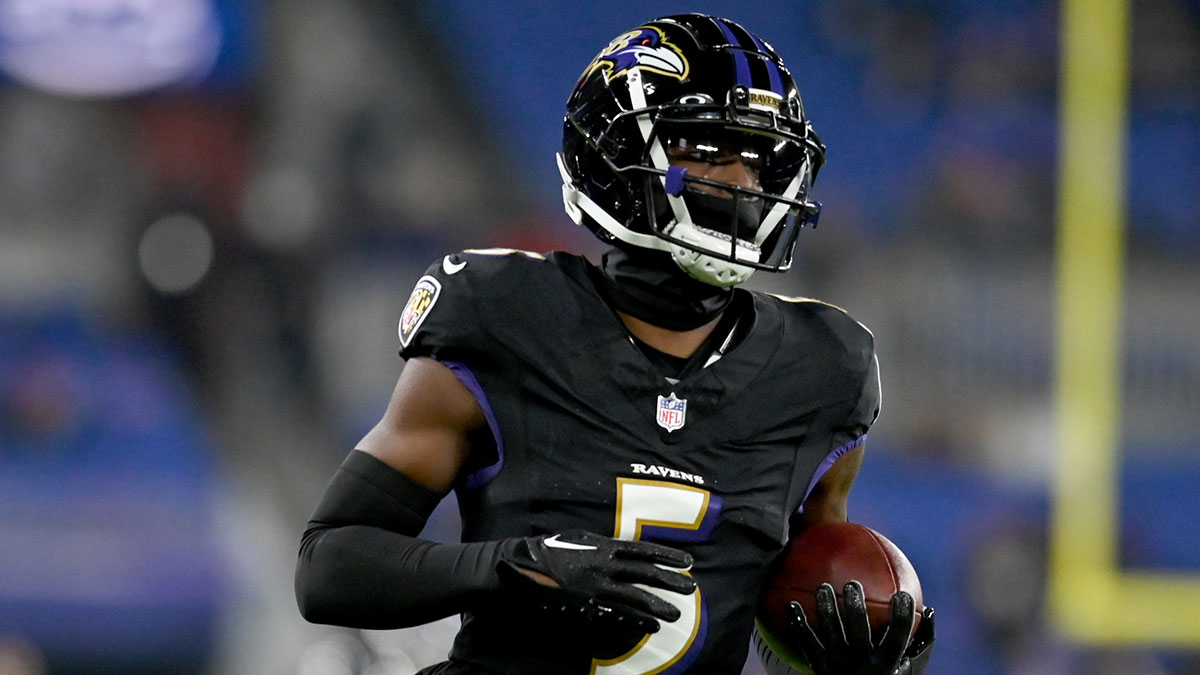 Baltimore Ravens cornerback Jalyn Armour-Davis (5) warms up before a game against the Cincinnati Bengals at M&T Bank Stadium.