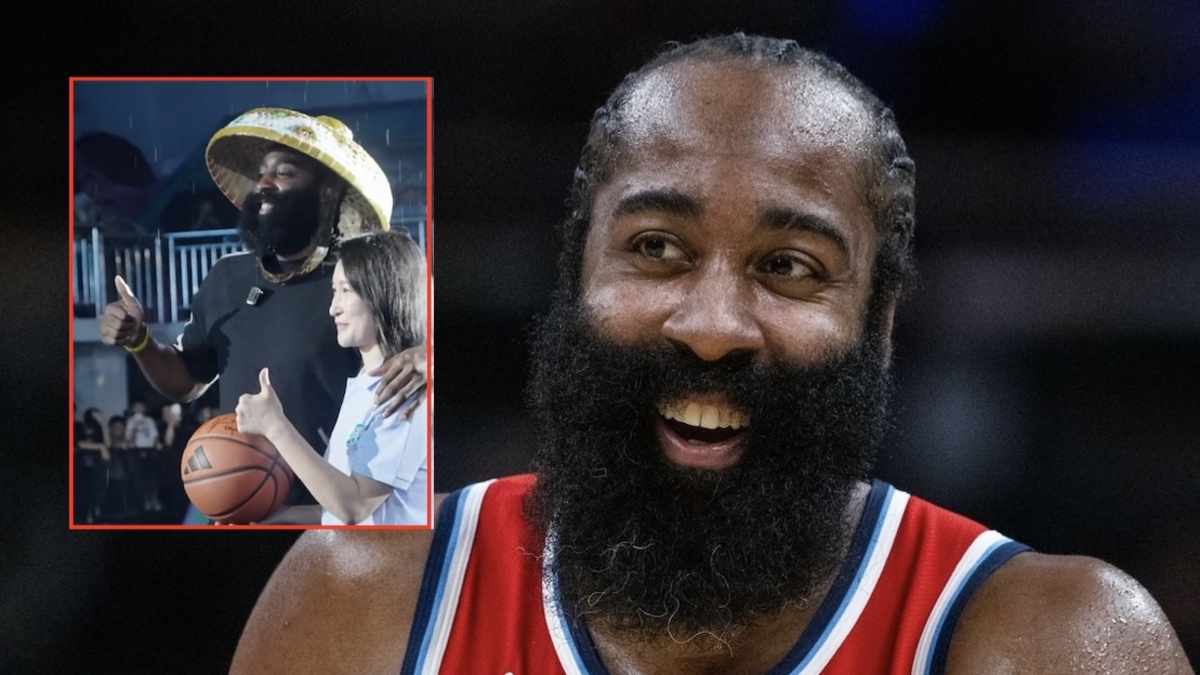 LA Clippers guard James Harden (1) in the first half against the Indiana Pacers at Gainbridge Fieldhouse.