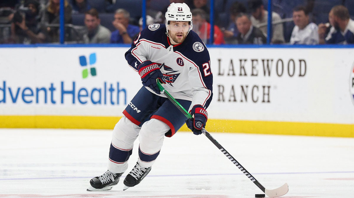 Columbus Blue Jackets left wing James van Riemsdyk (21) controls the puck against the Tampa Bay Lightning in the third period at Amalie Arena.