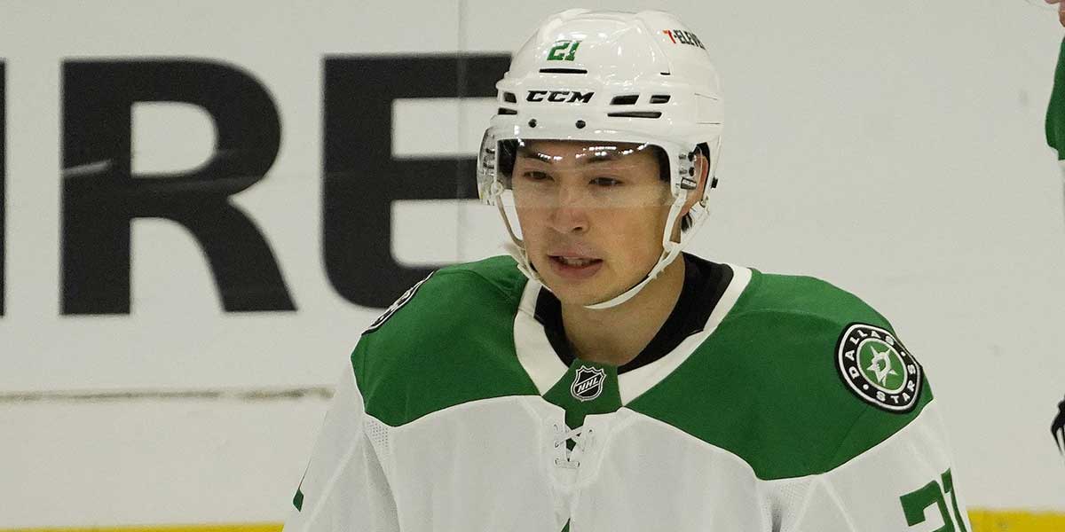  Dallas Stars left wing Jason Robertson (21) warms up before a game against the Chicago Blackhawks at United Center.
