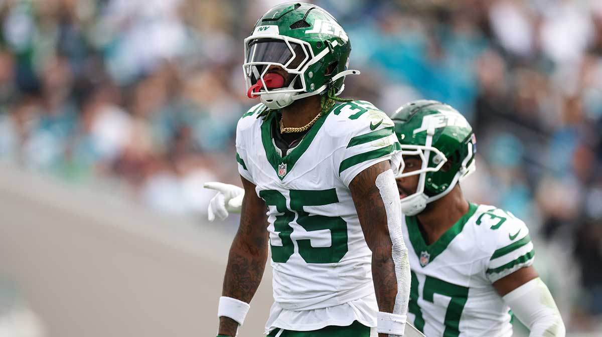 New York Jets safety Jalen Mills (35) celebrates after an interception against the Jacksonville Jaguars in the first quarter at EverBank Stadium.