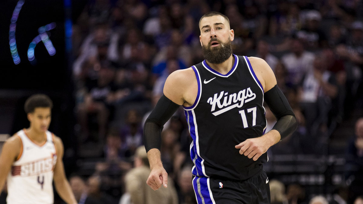 Sacramento Kings center Jonas Valanciunas (17) runs down the court during the fourth quarter against the Phoenix Suns at Golden 1 Center.