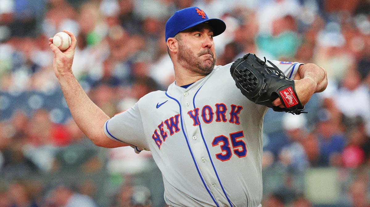 New York Mets starting pitcher Justin Verlander (35) delivers a pitch during the first inning against the New York Yankees at Yankee Stadium. Mandatory Credit: Vincent Carchietta-Imagn Images