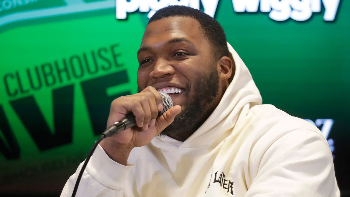 Packers' Kenny Clark hosts food drive, talks Packers football and signs autographs as part of Clubhouse Live in the Fox Club at Fox Cities Stadium in Grand Chute, Wis.