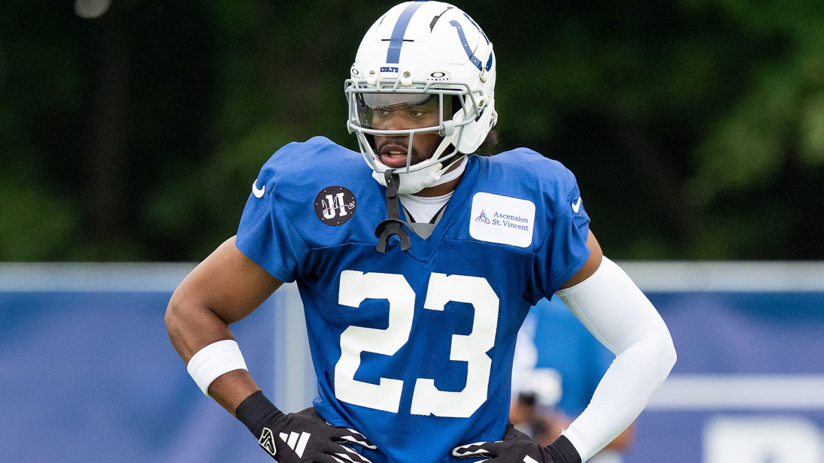 Colts’ Kenny Moore II suffers ‘concerning’ knee injury at practice