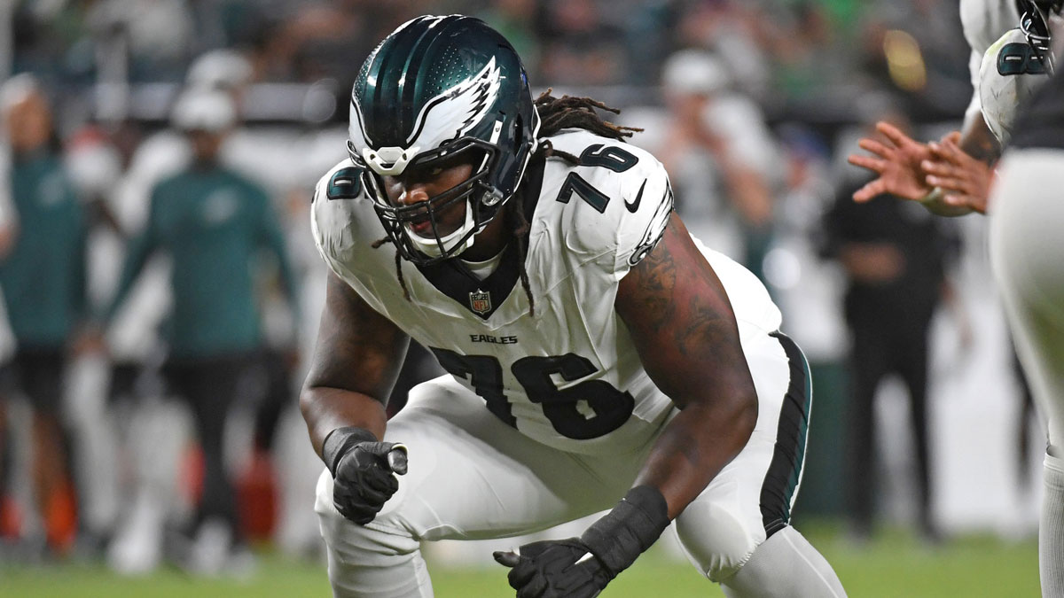 Eagles elevate former Texans 1st-round lineman to active roster