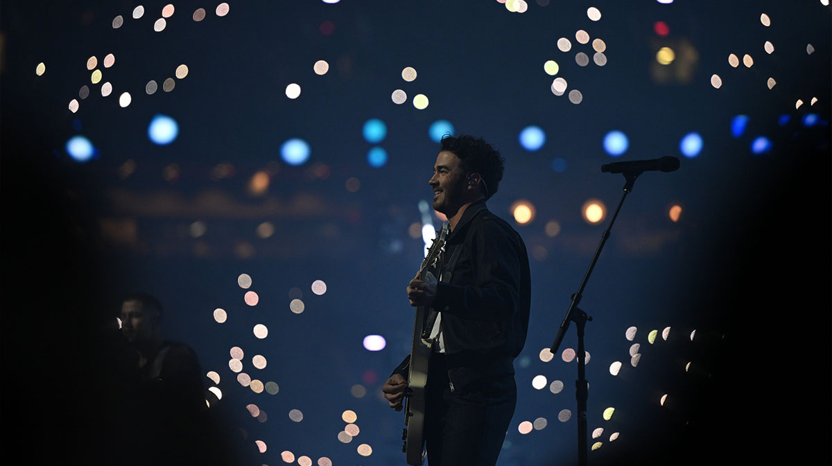 Kevin Jonas performing during Toronto Argonauts and Winnipeg Blue Bombers halftime show.
