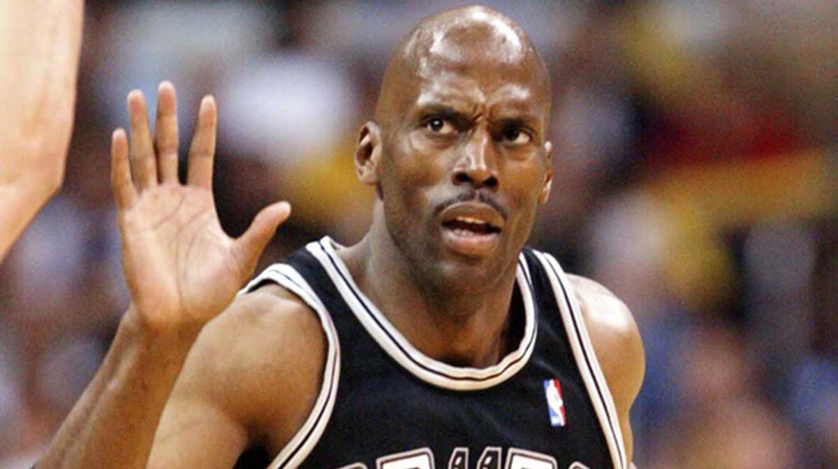 Kevin Willis, who began a two-year run with the Spurs when he was 40 years old, heard a lot of age-old jokes late in his career.
