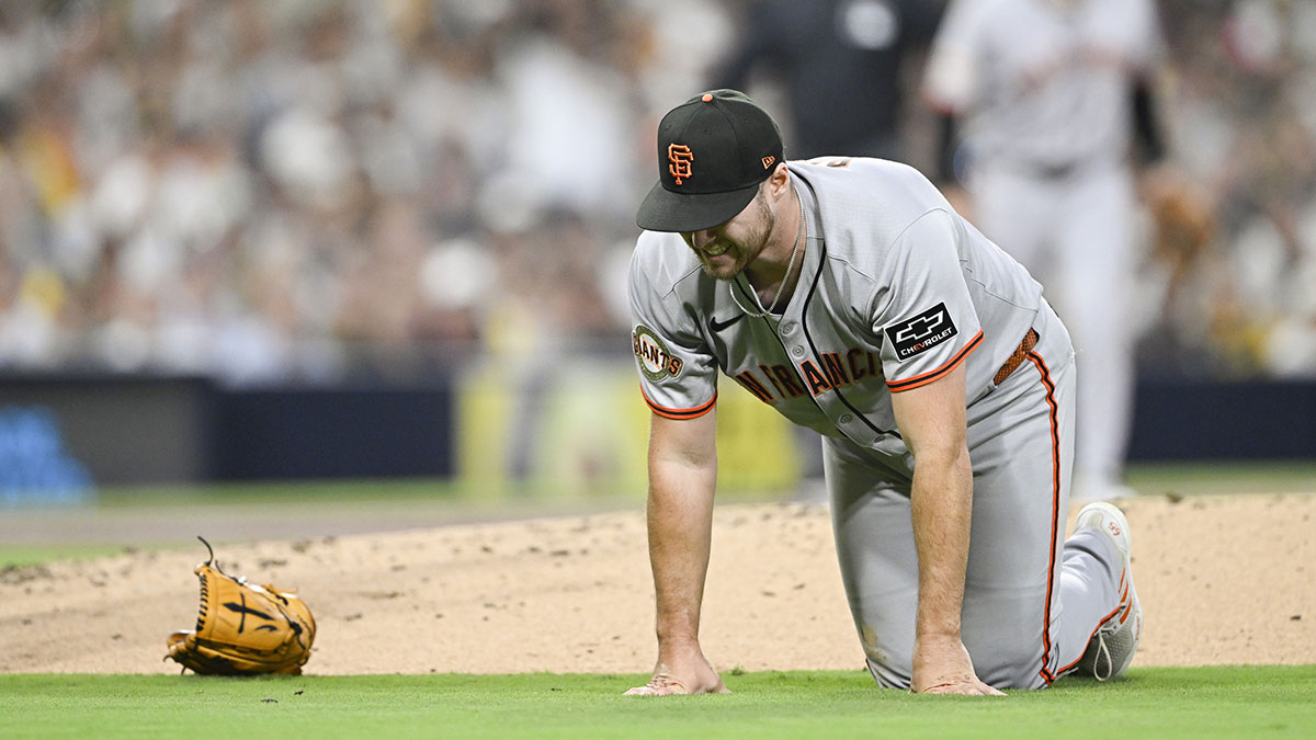 Giants’ Landen Roupp carted off field vs. Padres after painful line drive