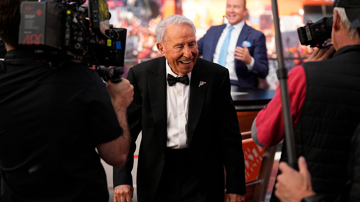 Lee Corso arrives on the set of ESPN College GameDay prior to the NCAA football game between the Ohio State Buckeyes and the Texas Longhorns at Ohio Stadium on Aug. 30, 2025.