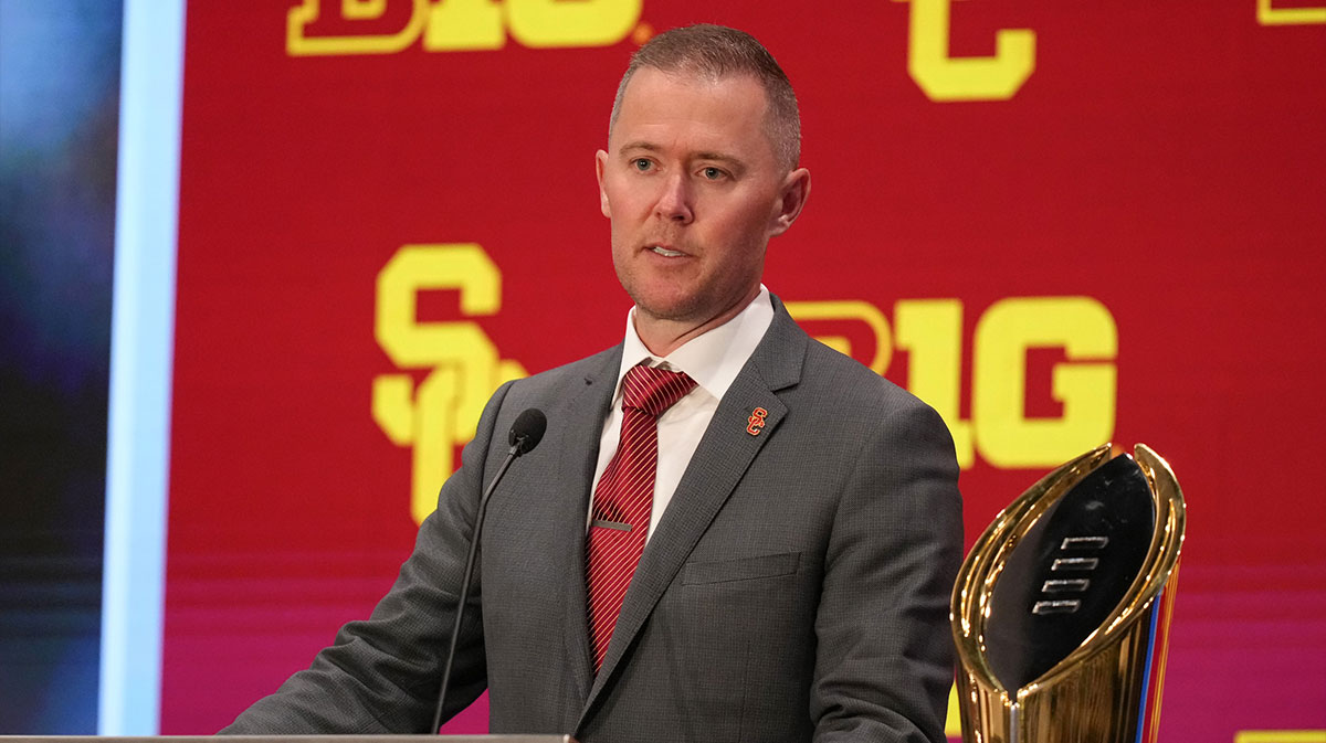 USC head coach Lincoln Riley speaks to the media during the Big Ten NCAA college football media days at Mandalay Bay Resort.