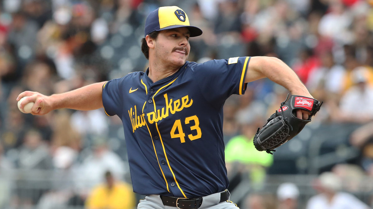 Milwaukee Brewers starting pitcher Logan Henderson (43) delivers a pitch against the Pittsburgh Pirates during the second inning