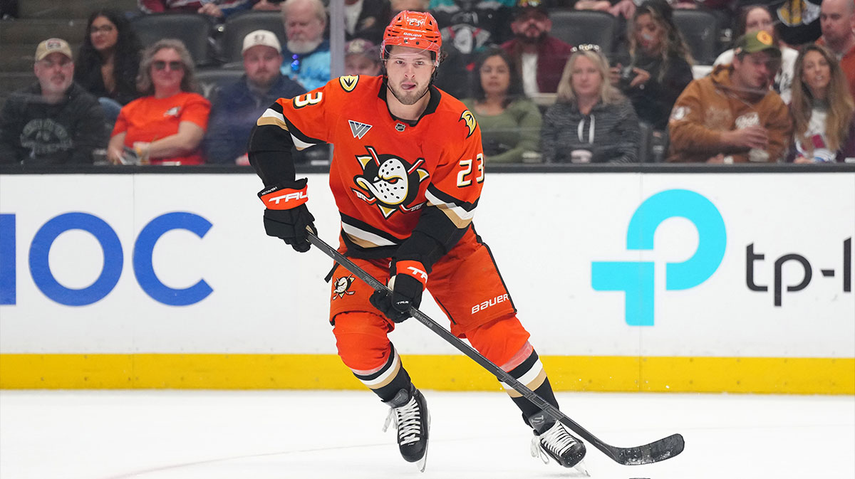 Anaheim Ducks center Mason McTavish (23) skates with the puck against the Colorado Avalanche in the first period at Honda Center.