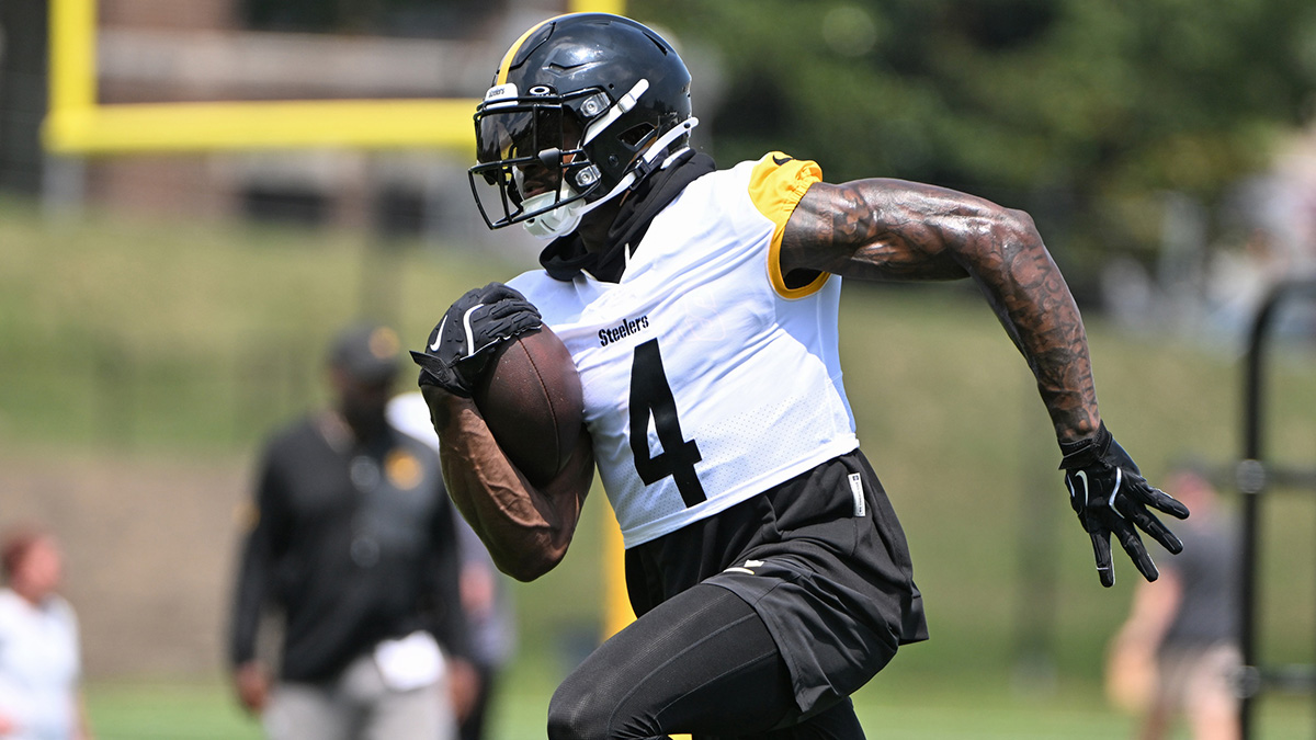 Pittsburgh Steelers wide receiver DK Metcalf (4) participates in drills during training camp at Saint Vincent College.