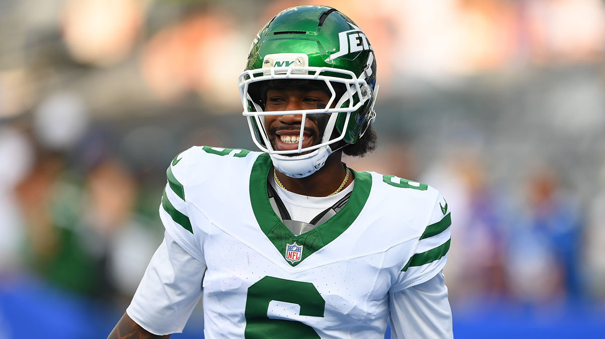 New York Jets wide receiver Malachi Corley (6) looks on prior to the game against the New York Giants at MetLife Stadium.
