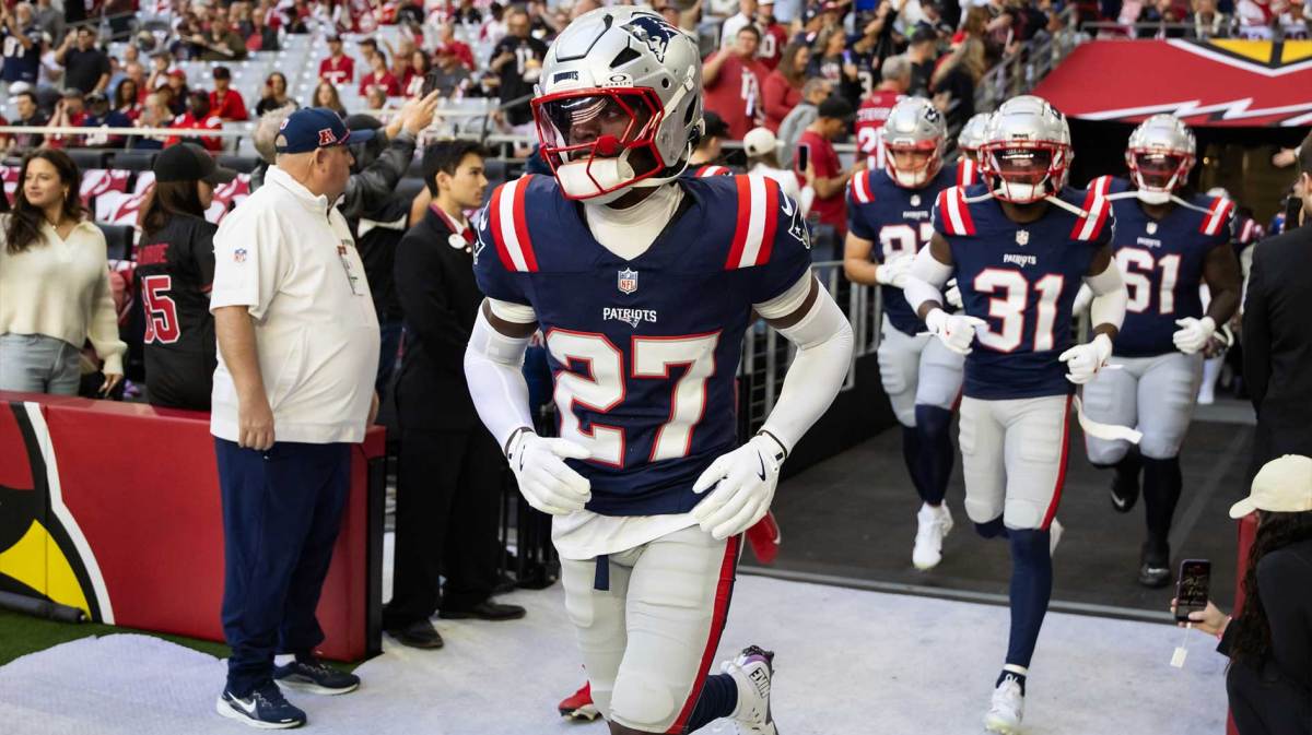 New England Patriots cornerback Marcellas Dial Jr. (27) against the Arizona Cardinals at State Farm Stadium.