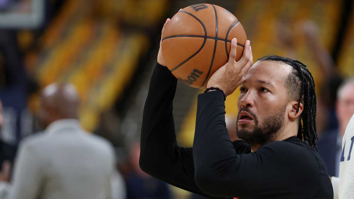 New York Knicks guard Jalen Brunson (11) warms up prior to game six of the eastern conference finals for the 2025 NBA Playoffs at Gainbridge Fieldhouse.