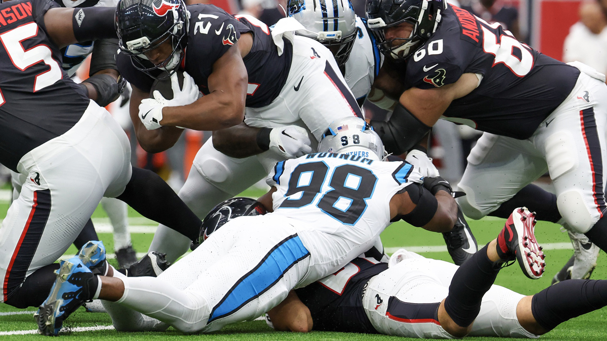Houston Texans running back Nick Chubb (21) rushes for two yards against the Carolina Panthers in the first quarter at NRG Stadium.