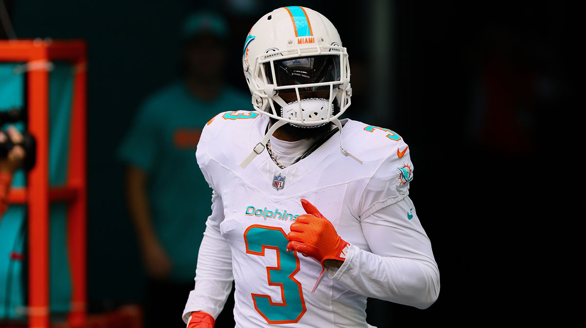Miami Dolphins wide receiver Odell Beckham Jr. (3) arrives for warmups before the game against the Arizona Cardinals at Hard Rock Stadium.