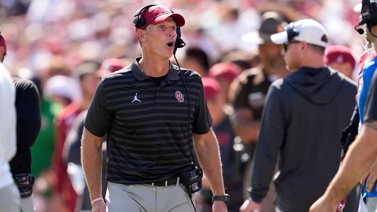 Oklahoma coach Brent Venables shouts during a college football game between the University of Oklahoma Sooners (OU) and the South Carolina Gamecocks at Gaylord Family - Oklahoma Memorial Stadium in Norman, Okla.