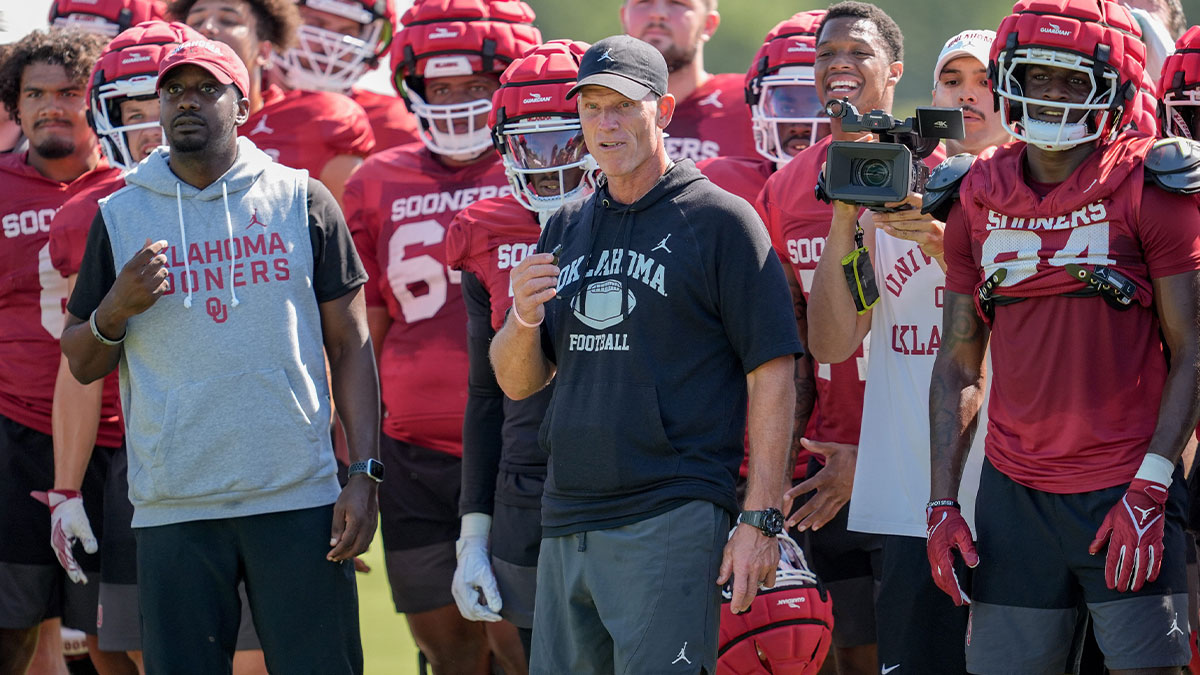 Head coach Brent Venables runs drills during football practice for the Oklahoma Sooners in Norman, Okla., on Monday, Aug. 4, 2025.