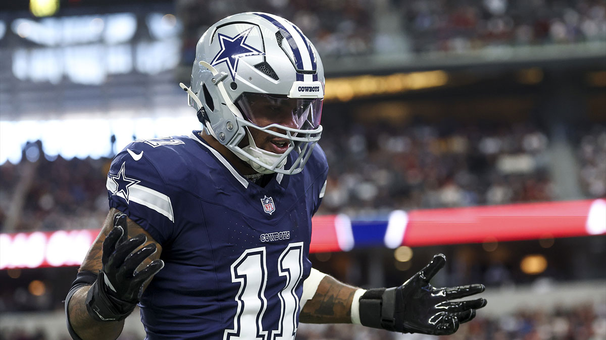 Dallas Cowboys linebacker Micah Parsons (11) celebrates after a sack during the first quarter against the Washington Commanders at AT&T Stadium.