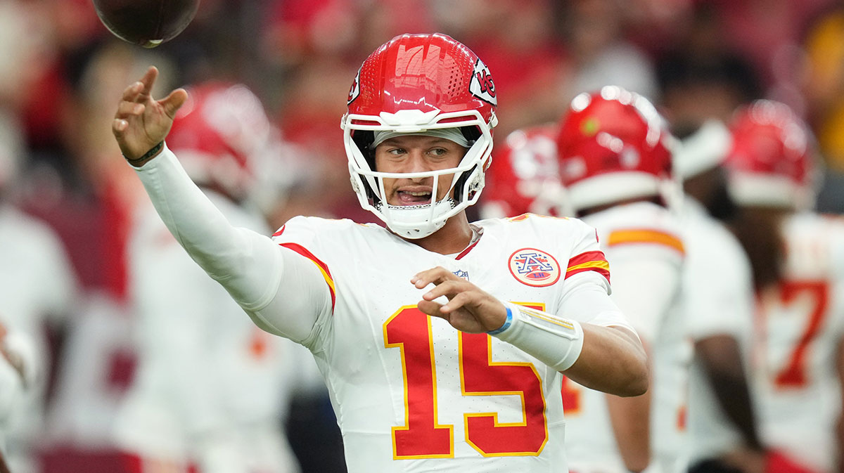 Kansas City Chiefs quarterback Patrick Mahomes (15) warms up before their preseason game against the Arizona Cardinals at State Farm Stadium on Aug. 9, 2025.